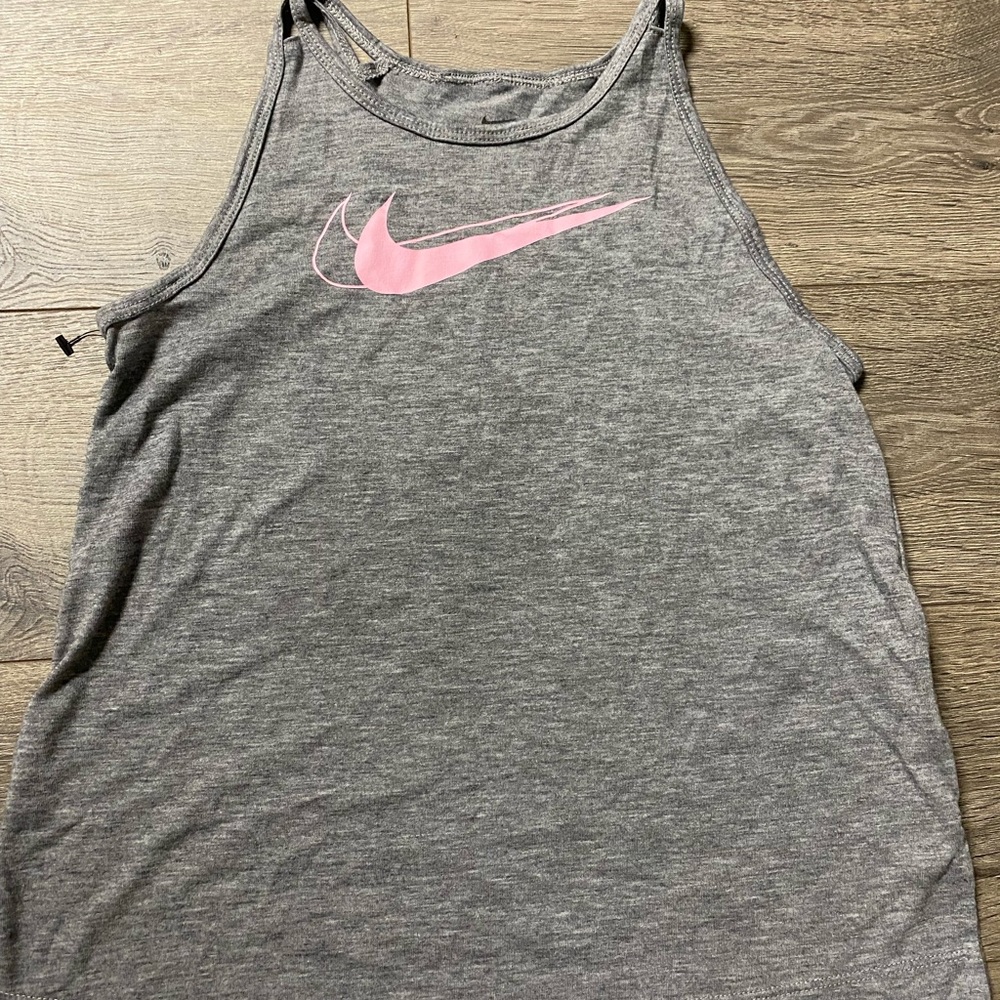Nike size 7/8 athletic tank. Like new!